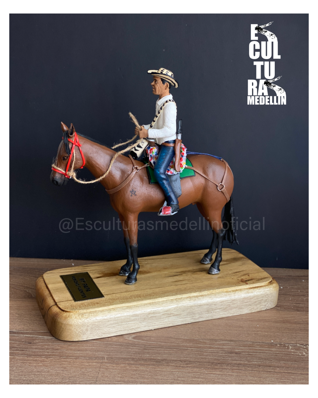 JINETE GUAJIRO EN CABALLO CRIOLLO COLOMBIANO PERSONALIZADO