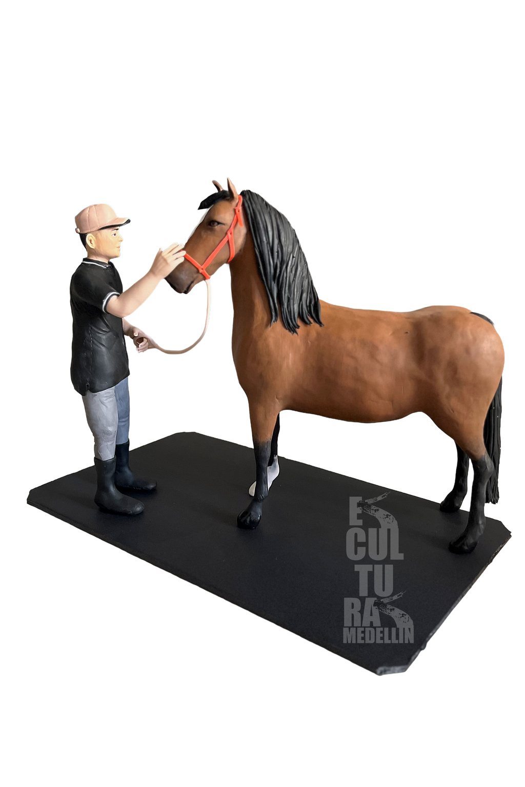 ESCULTURA PEQUEÑA DUEÑO CON CABALLO