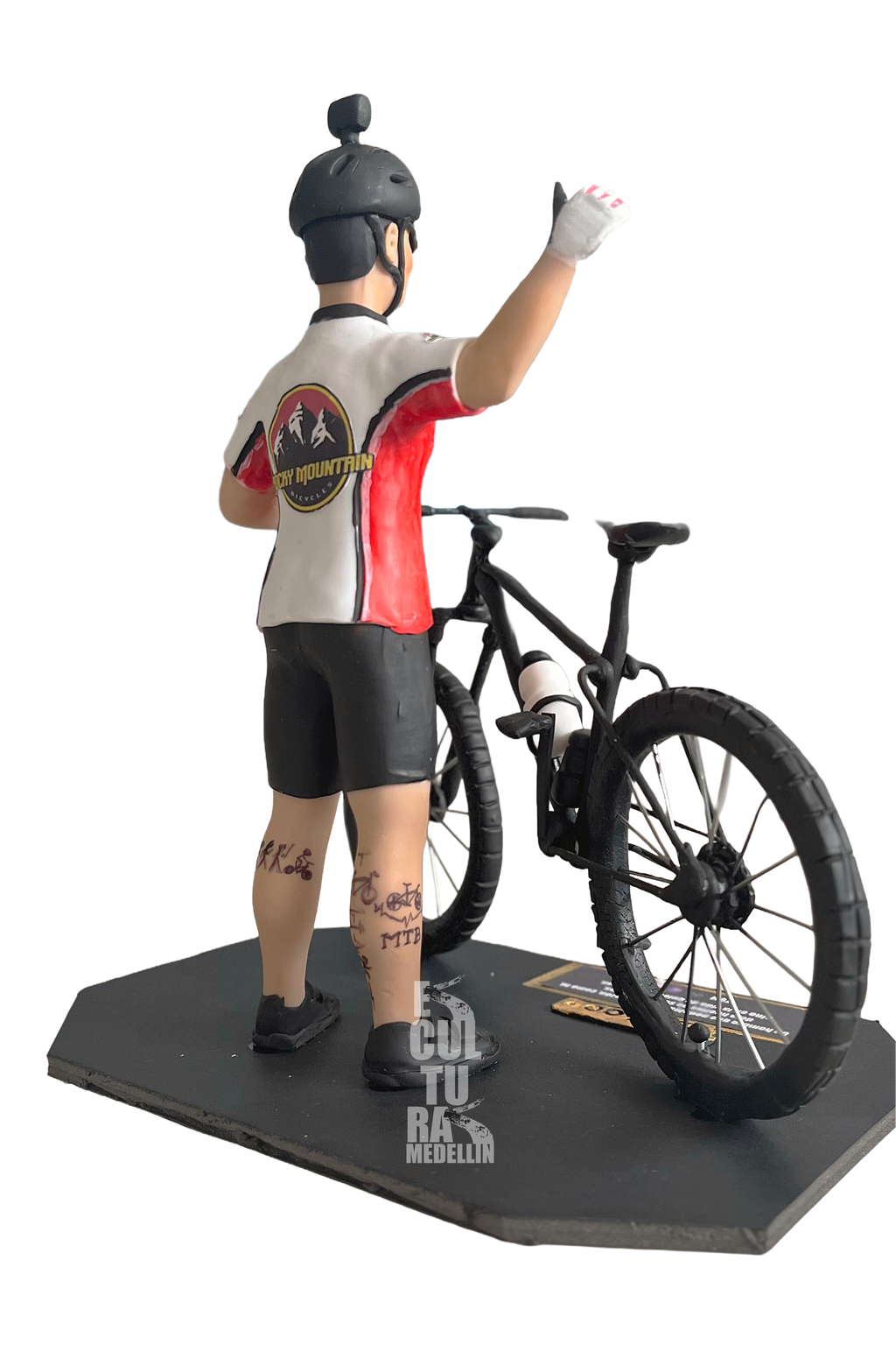 ESCULTURA PEQUEÑA CICLISTA