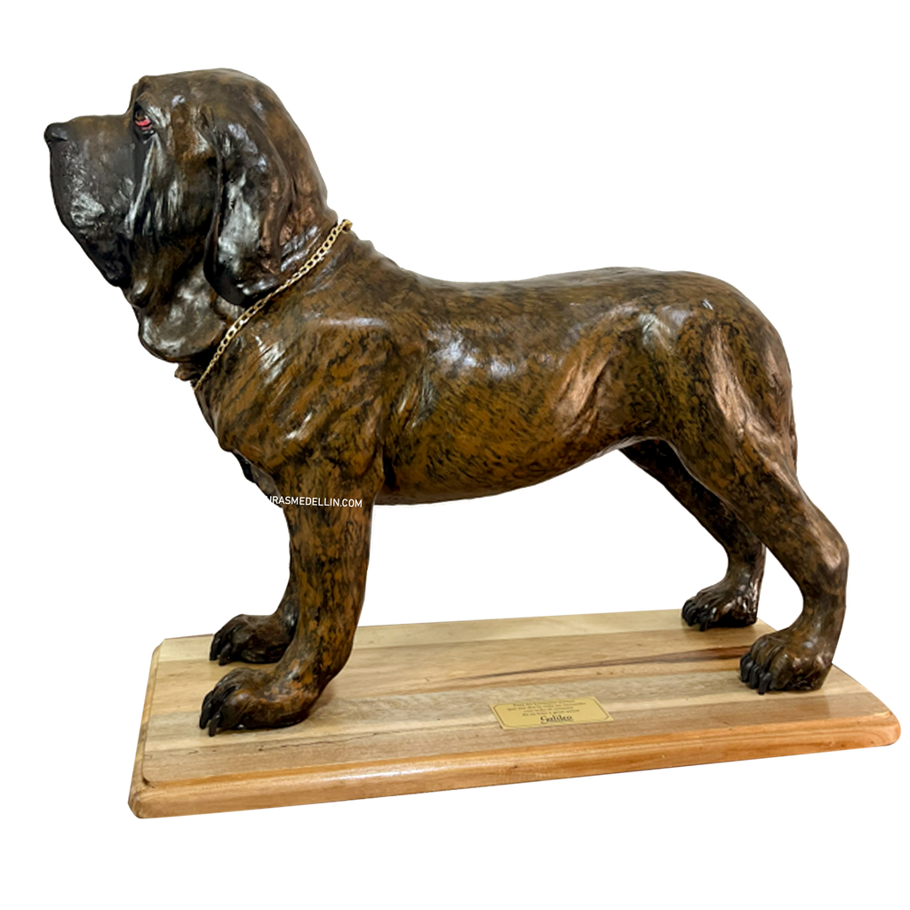ESCULTURA MASCOTA GRANDE